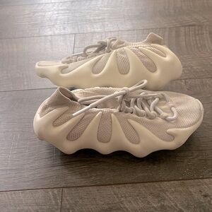 YEEZY 450 CLOUD WHITE